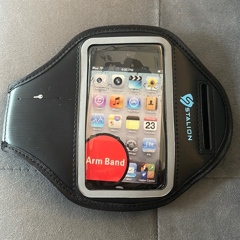 NWT cellphone arm band
